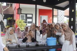 SMP IT Darussalam Kutai Timur mengikuti English Camp di Kampung Inggris