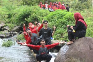 Enjoy English Adventure di Joho Kediri bersama peserta dari FEE Center Kampung Inggris!